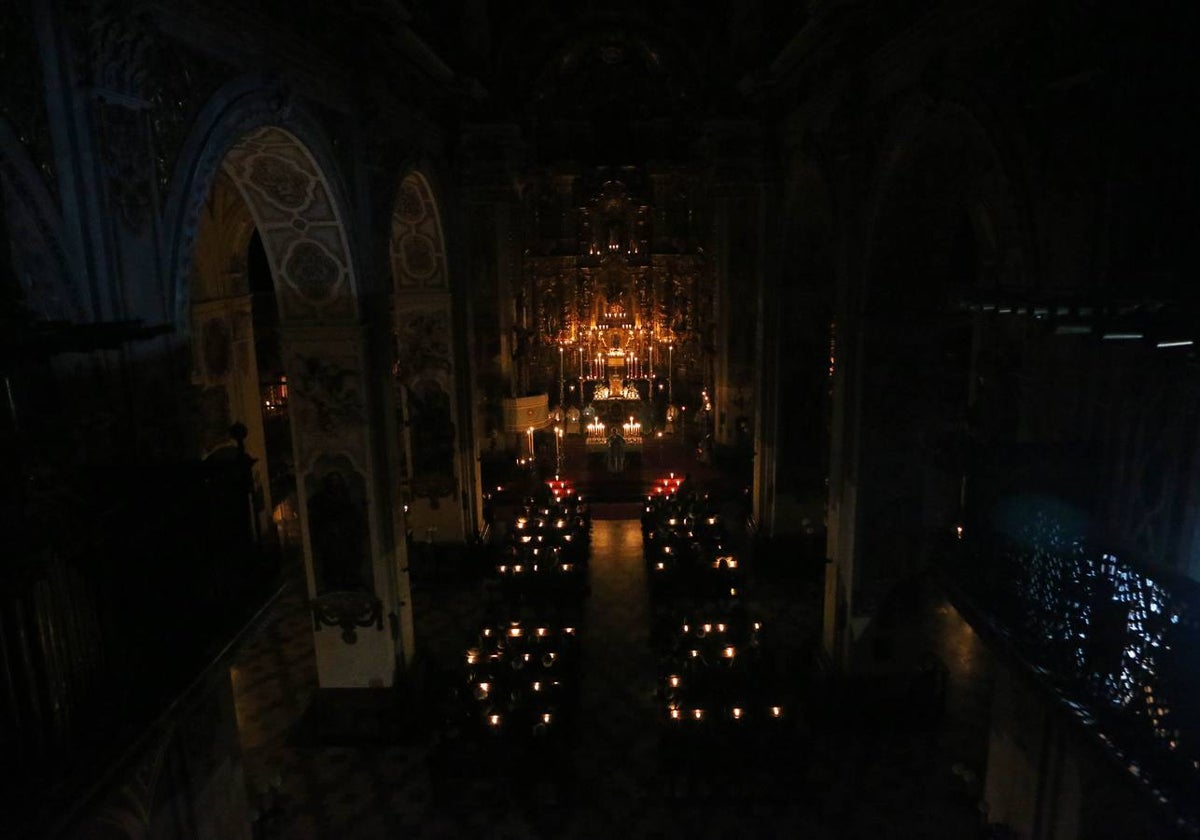 Misa Rorate Caeli en la parroquia de la Magdalena