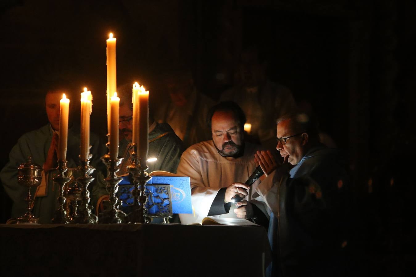 Misa Rorate Caeli en la parroquia de la Magdalena