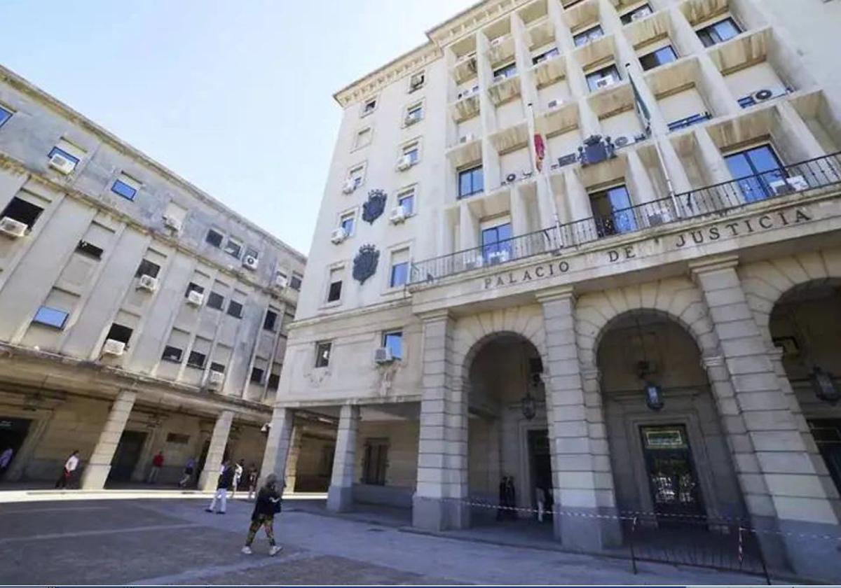 Fachada de la Audiencia Provincial de Sevilla