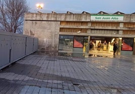 Cae desplomado y muere junto a la estación del metro de San Juan Alto, en Sevilla