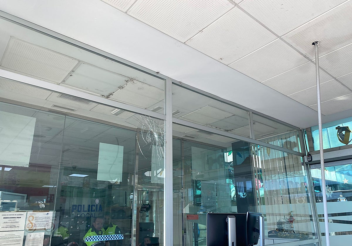 Daños causados a la Jefatura de la Policía Local de Sevilla