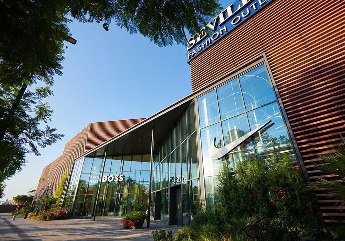 Exterior del centro comercial Sevilla Fashion Outlet