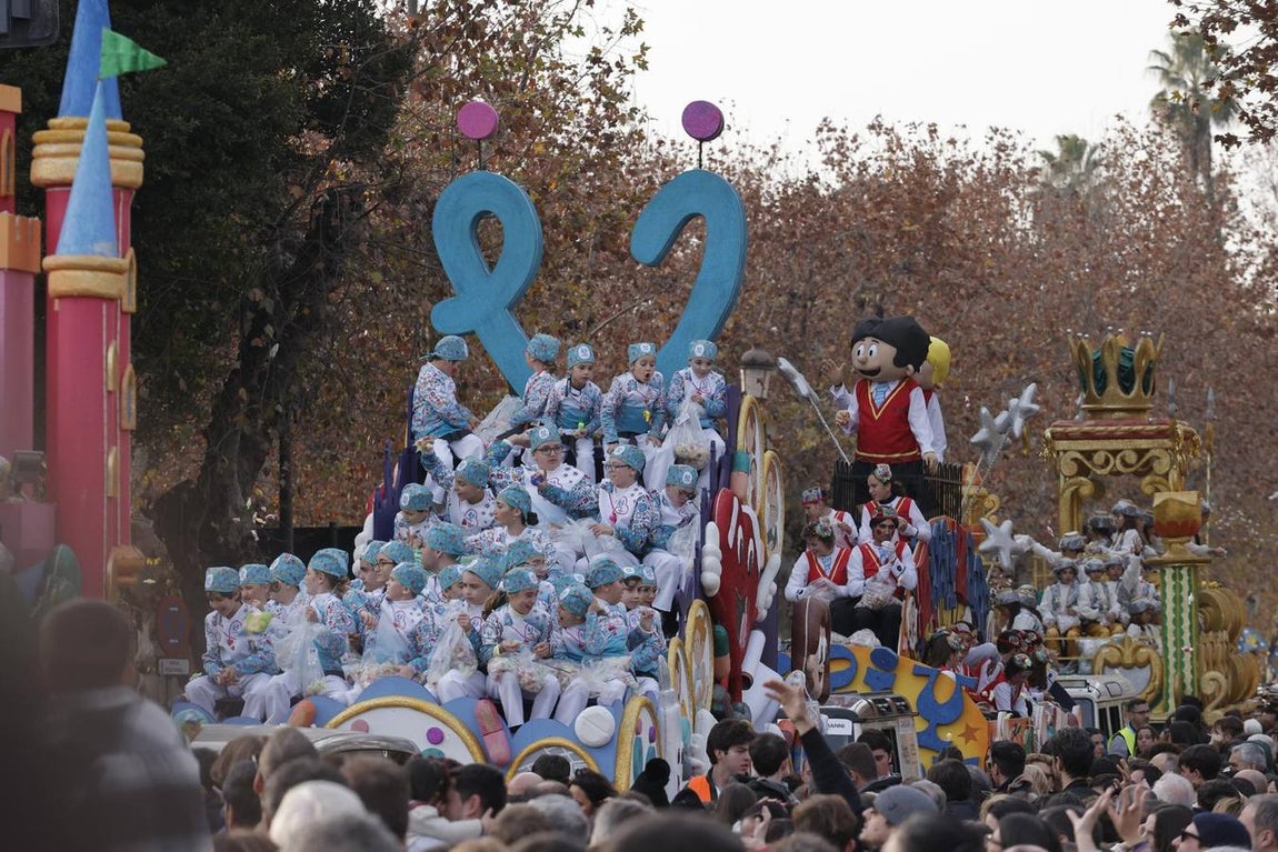 Primeros momentos de la Cabalgata de Reyes Magos de Sevilla 