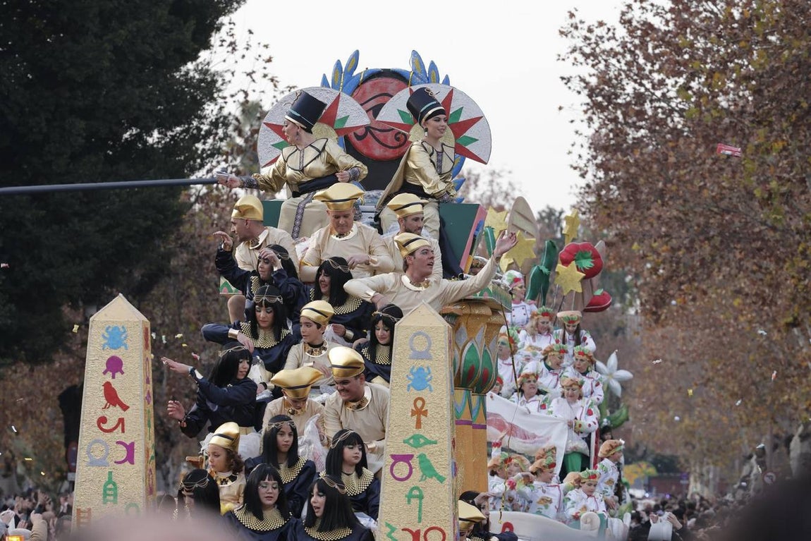 Primeros momentos de la Cabalgata de Reyes Magos de Sevilla 