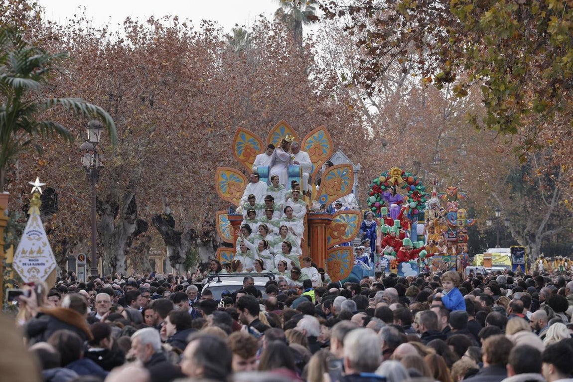 Primeros momentos de la Cabalgata de Reyes Magos de Sevilla 