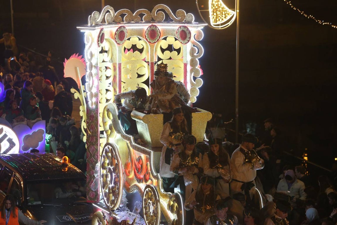 Cabalgata de los Reyes Magos a su paso por Triana