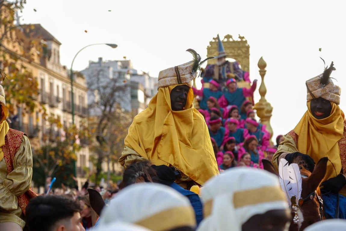 Primeros momentos de la Cabalgata de Reyes Magos de Sevilla