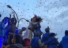 Momentazo en la Cabalgata de Reyes 2025 de Sevilla: El Gran Visir le pide matrimonio a su novia