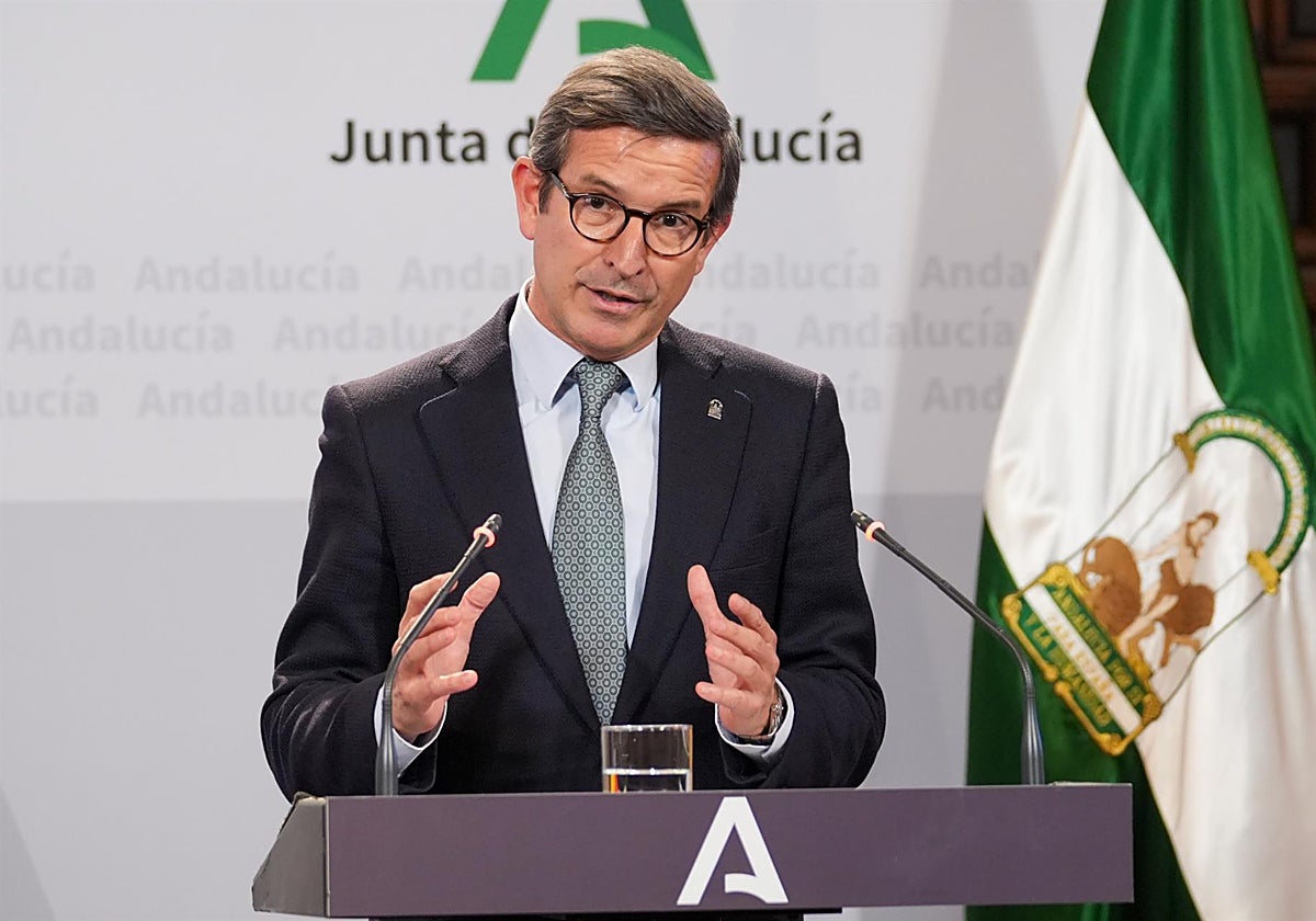 El consejero de Industria, Energía y Minas, Jorge Paradela, este miércoles en la rueda de prensa