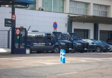 Detenida toda la junta directiva de los taxistas del aeropuerto de Sevilla por organización criminal