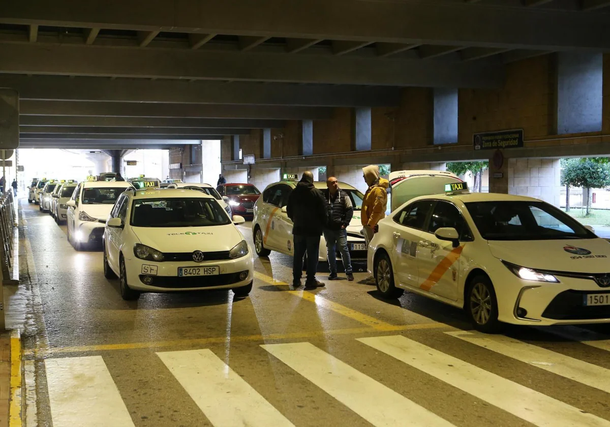 Taxis en el aeropuerto de Sevilla