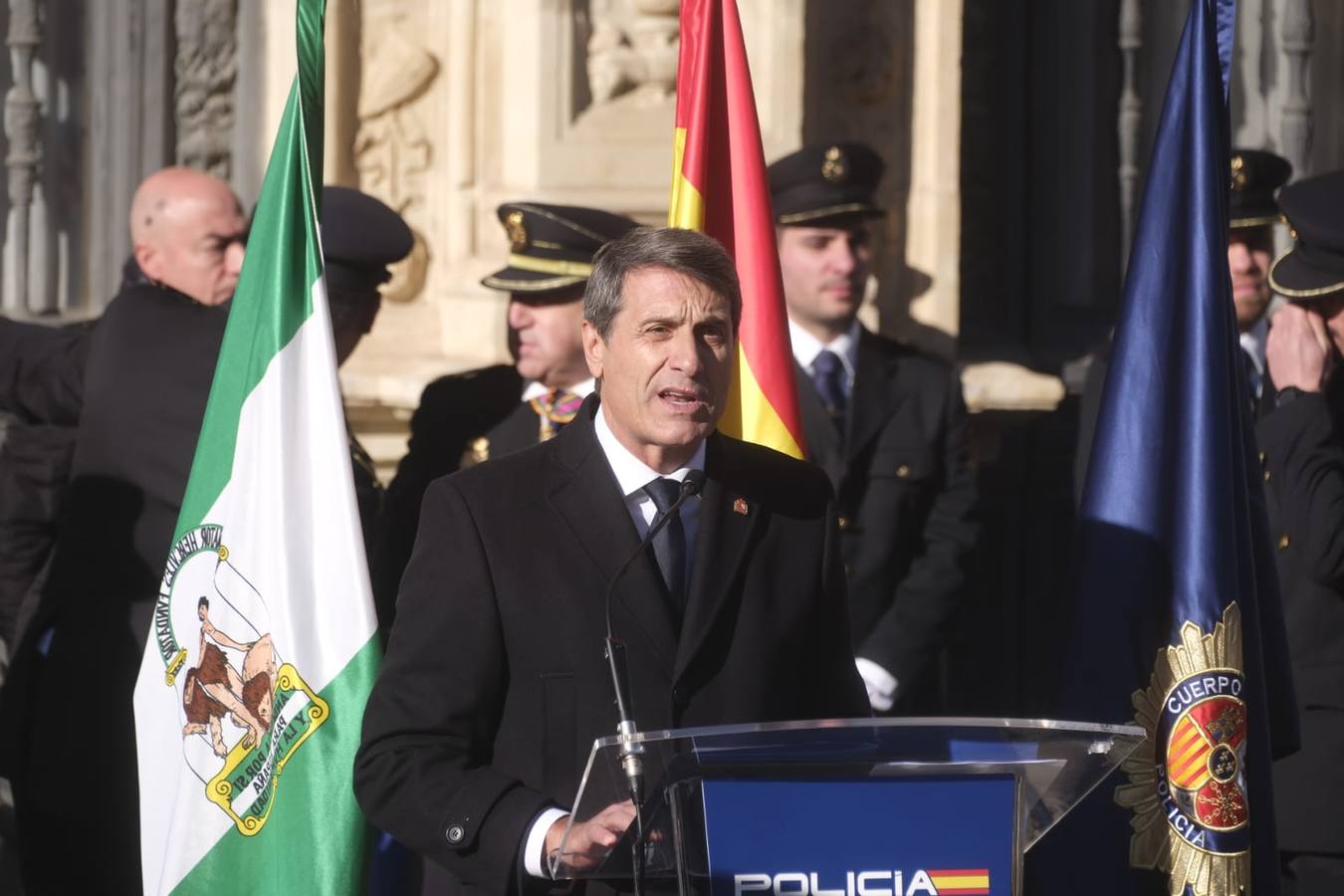 La plaza de San Francisco ha sido el escenario del aniversario de la Policía Nacional en Sevilla