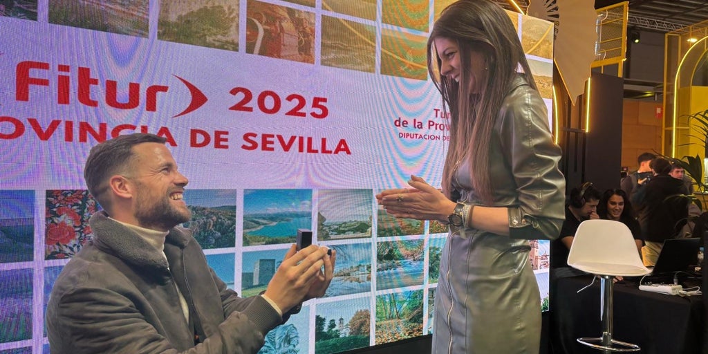 Un empresario sevillano le pide matrimonio a su novia en Fitur