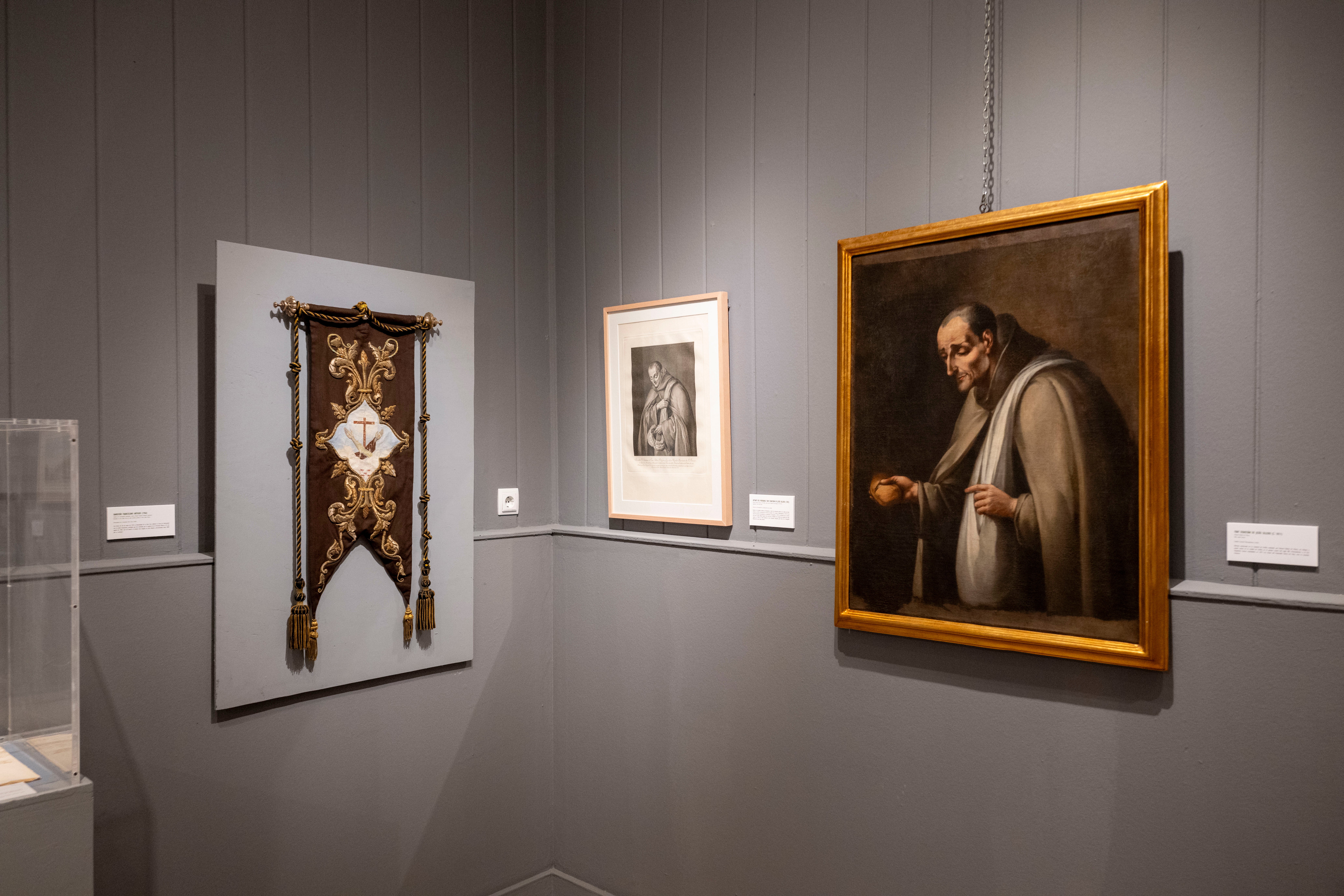 La exposición de la Vera Cruz en el Círculo Mercantil, en imágenes