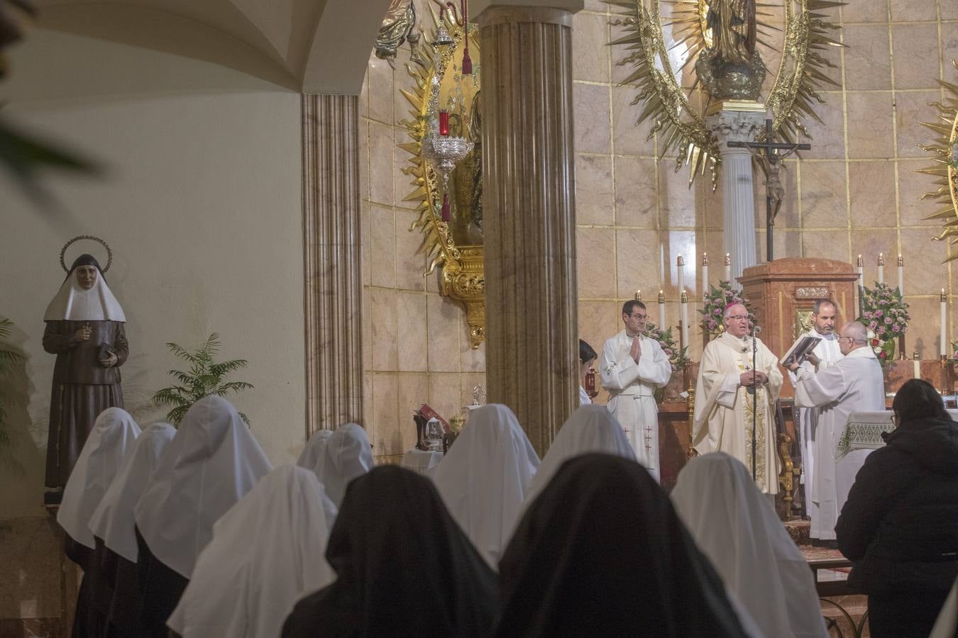 Comienzo del año jubilar de las Hermanas de la Cruz con una misma presidida por el arzobispo de Sevilla