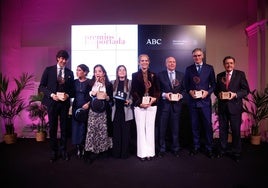 La Infanta Elena en los premios 'En Portada' de ABC de Sevilla: «Mi vinculación con Sevilla ya es un premio»