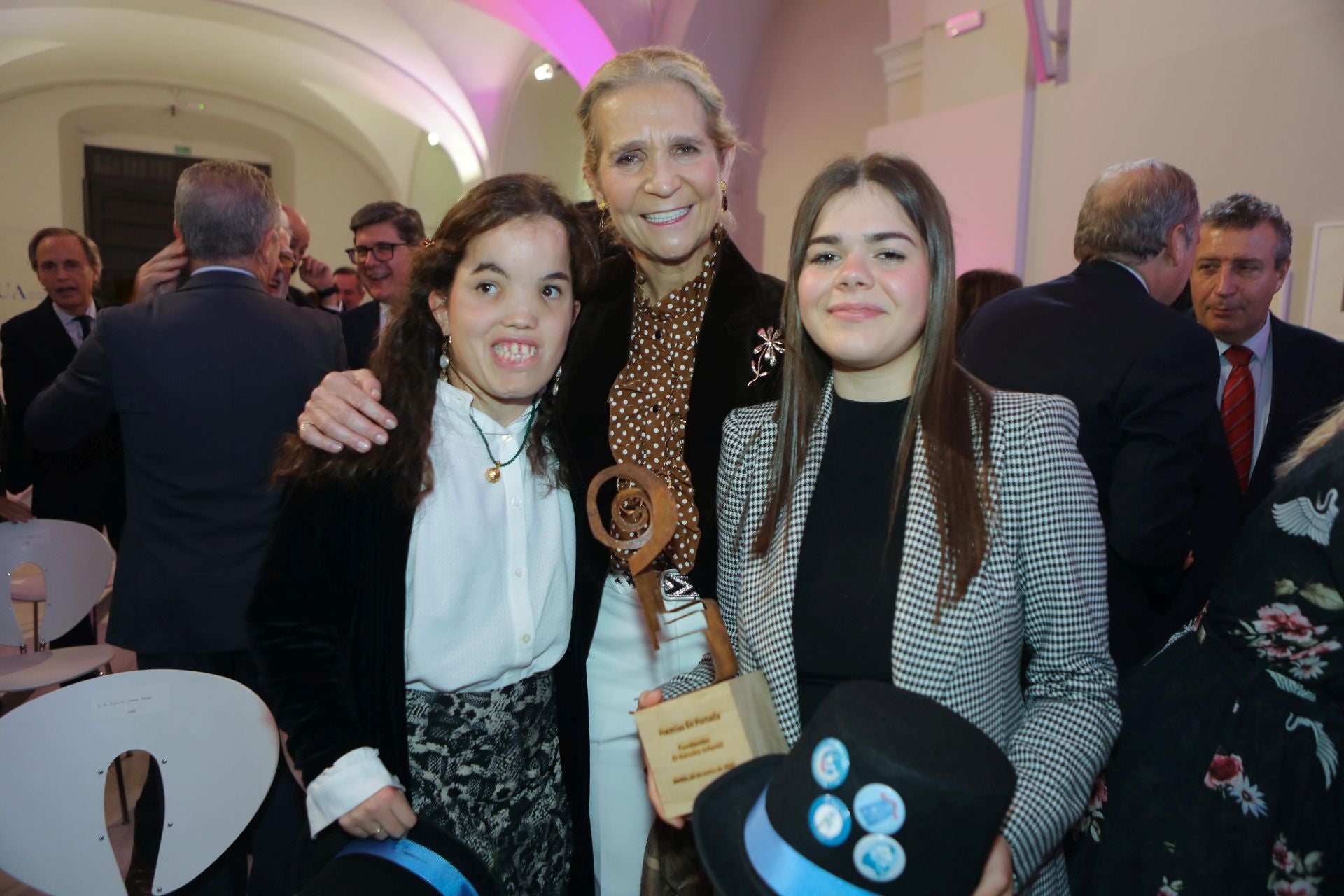 Rocío Troya, Infanta Doña Elena de Borbón y Adriana Delgado