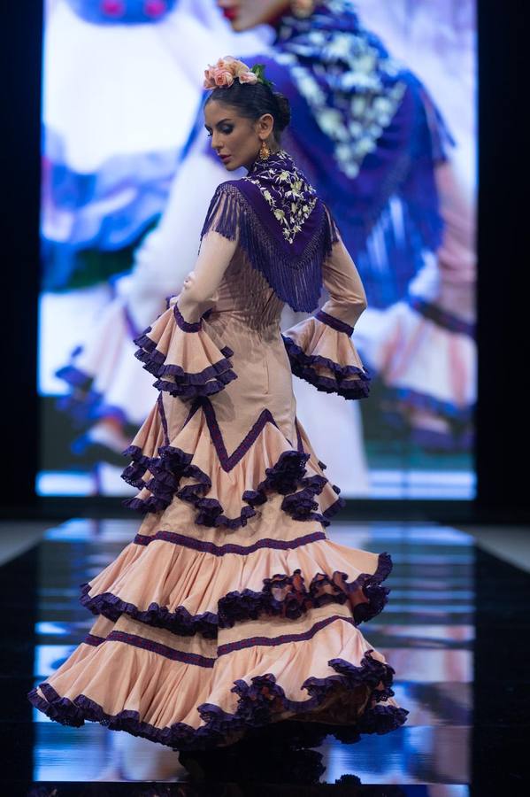 La firma Miabril presenta a una mujer muy flamenca en el Simof 2025