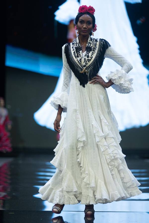 La firma Miabril presenta a una mujer muy flamenca en el Simof 2025