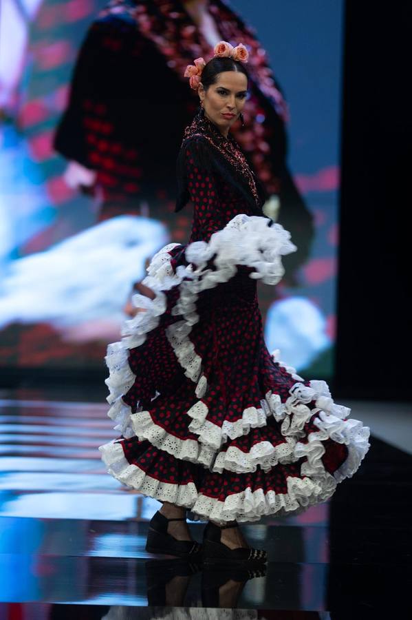 La firma Miabril presenta a una mujer muy flamenca en el Simof 2025