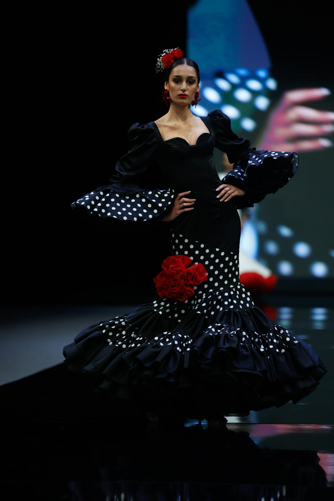 Detalle del desfile del Certamen de jóvenes diseñadores en SIMOF 2025