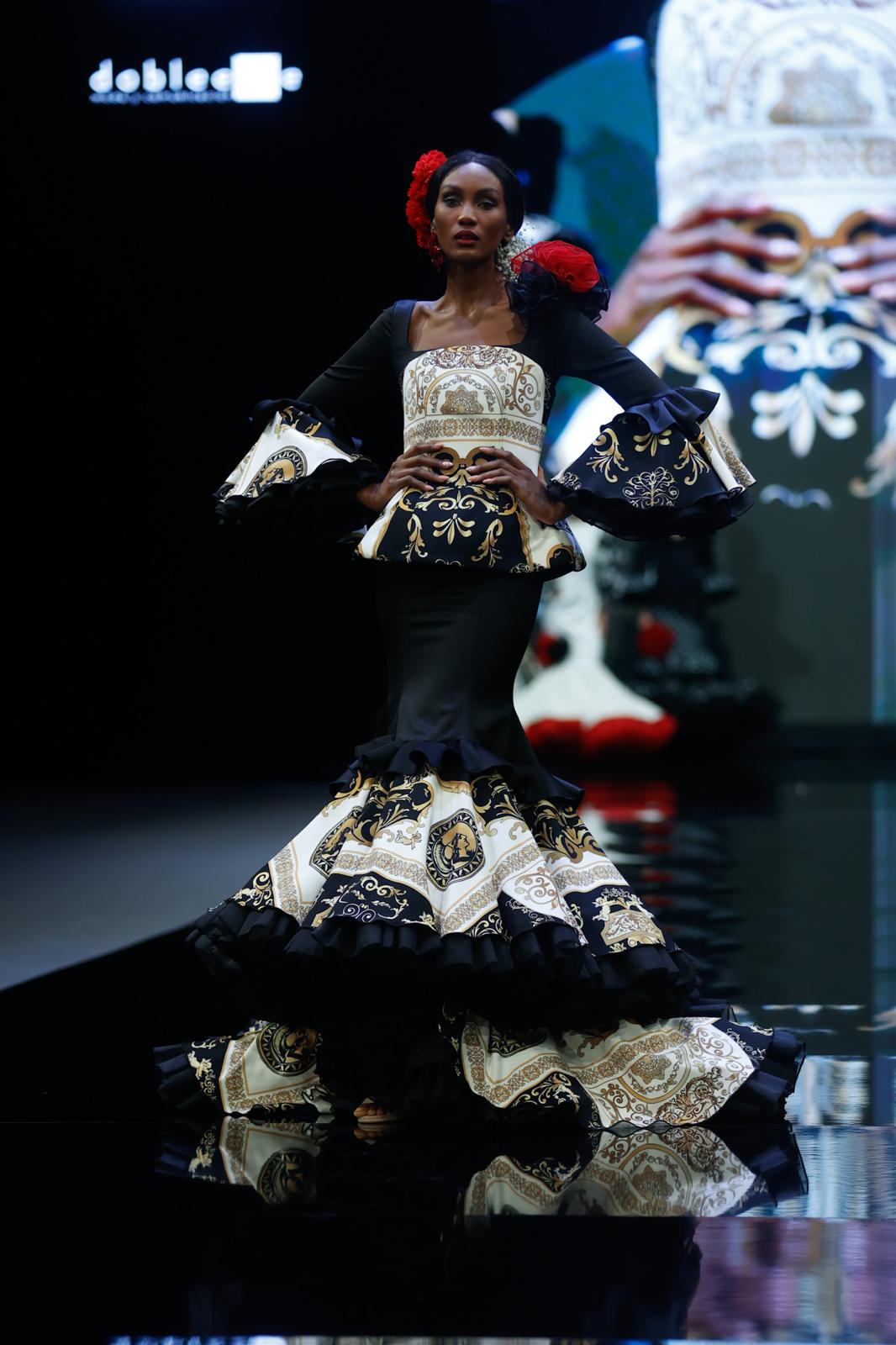 Detalle del desfile del Certamen de jóvenes diseñadores en SIMOF 2025