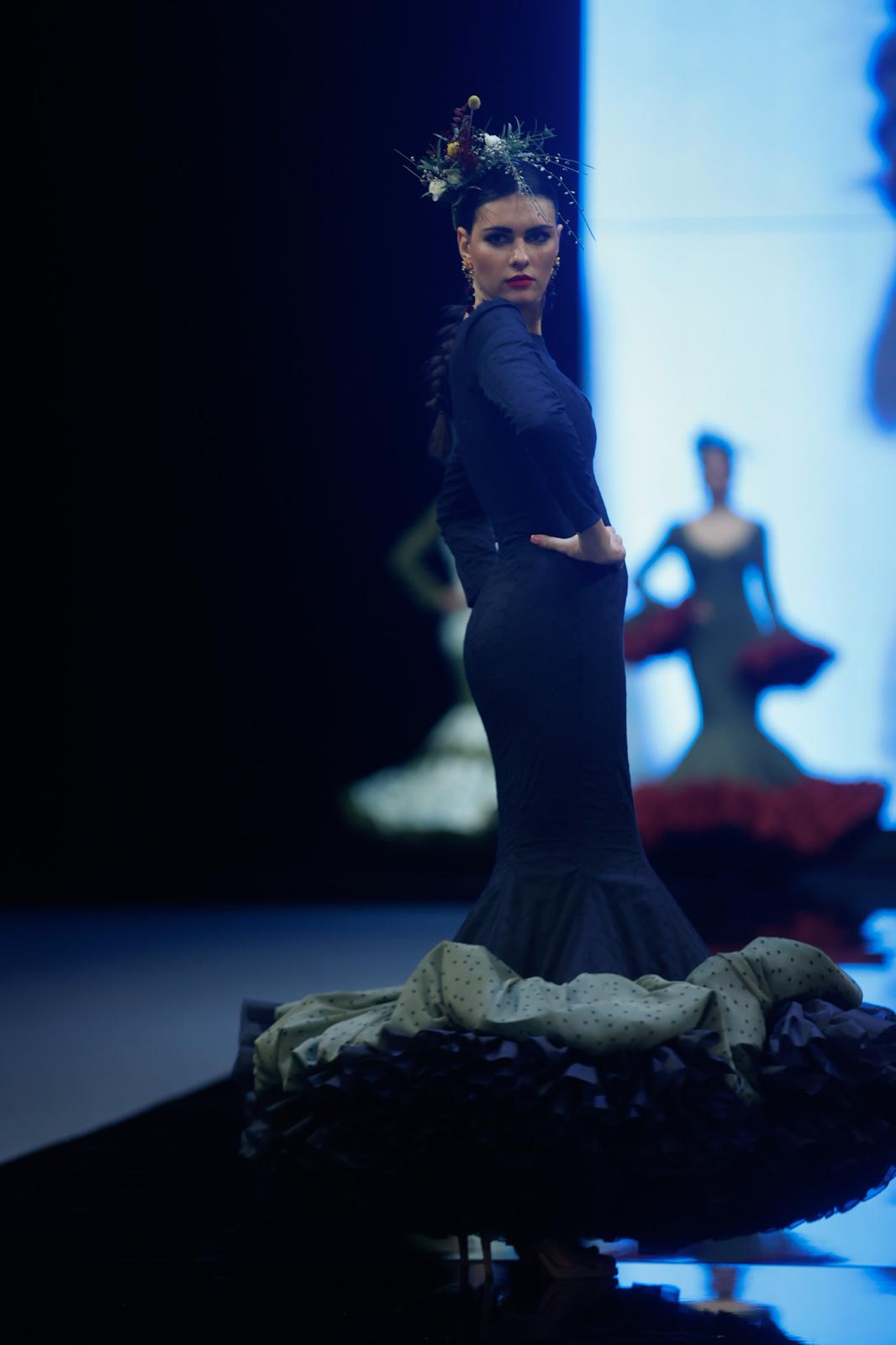 Detalle del desfile del Certamen de jóvenes diseñadores en SIMOF 2025