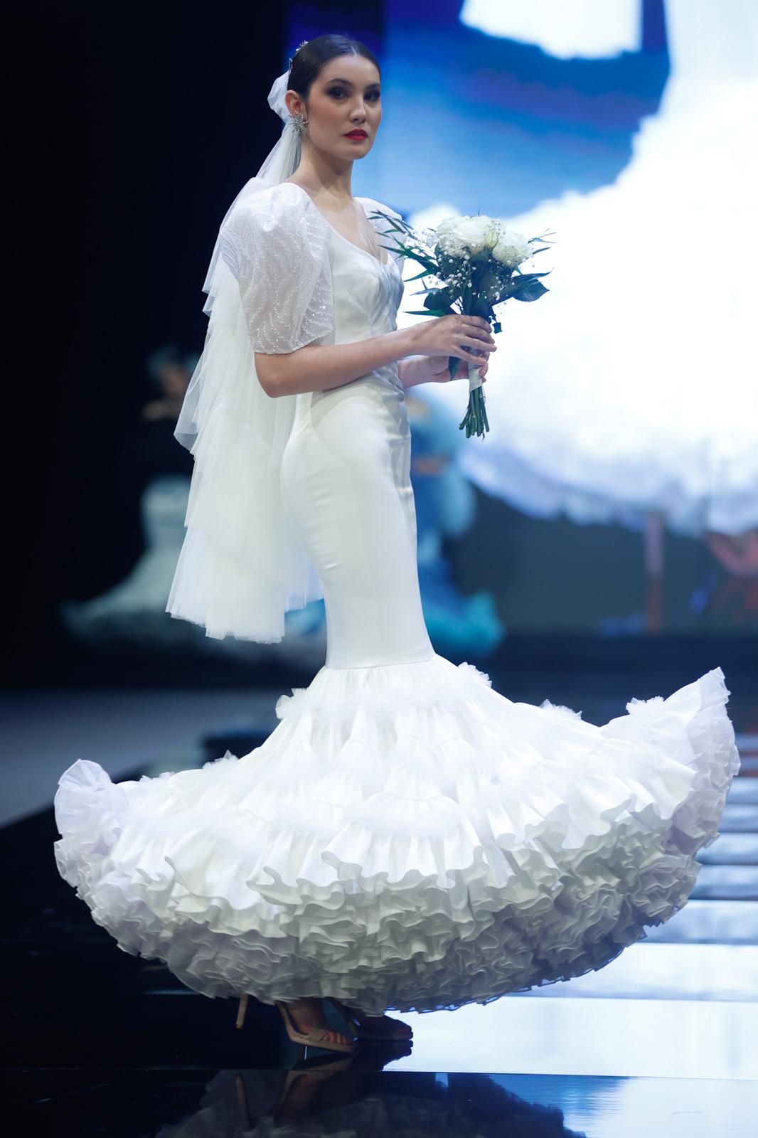 Detalle del desfile del Certamen de jóvenes diseñadores en SIMOF 2025