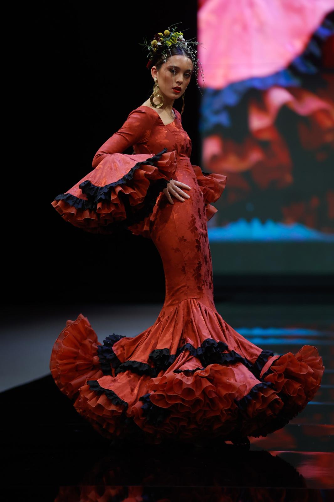 Detalle del desfile del Certamen de jóvenes diseñadores en SIMOF 2025