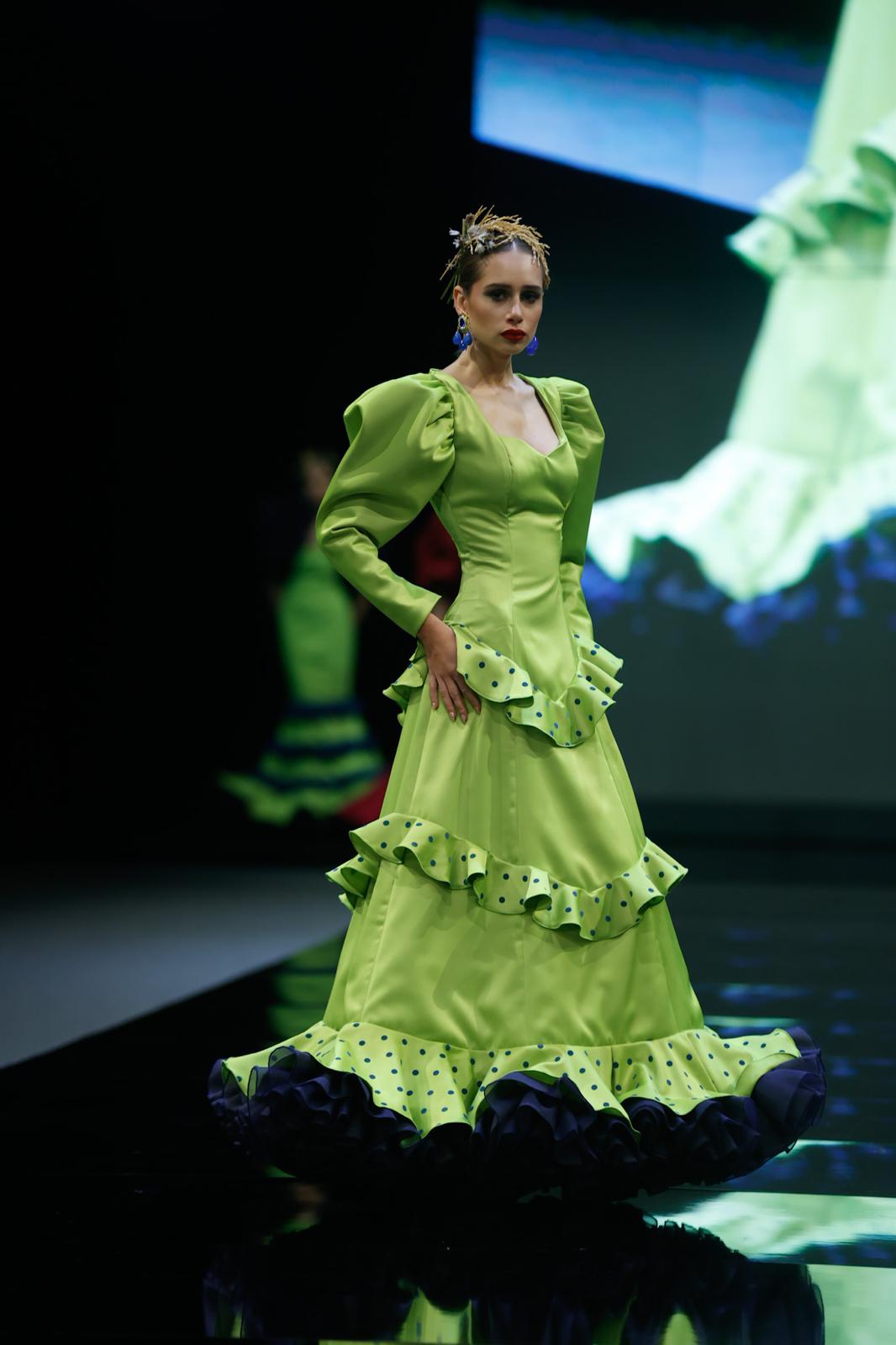 Detalle del desfile del Certamen de jóvenes diseñadores en SIMOF 2025