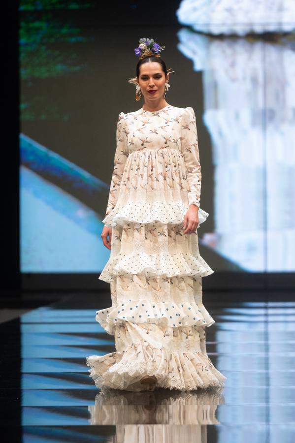 Detalles del desfile del diseñador Alonso Cózar en SIMOF 2025