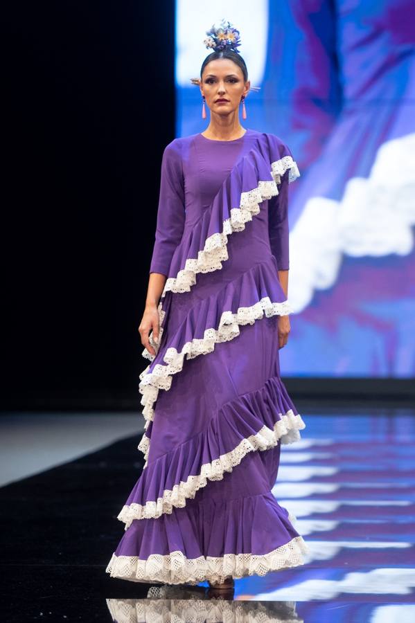 Detalles del desfile del diseñador Alonso Cózar en SIMOF 2025