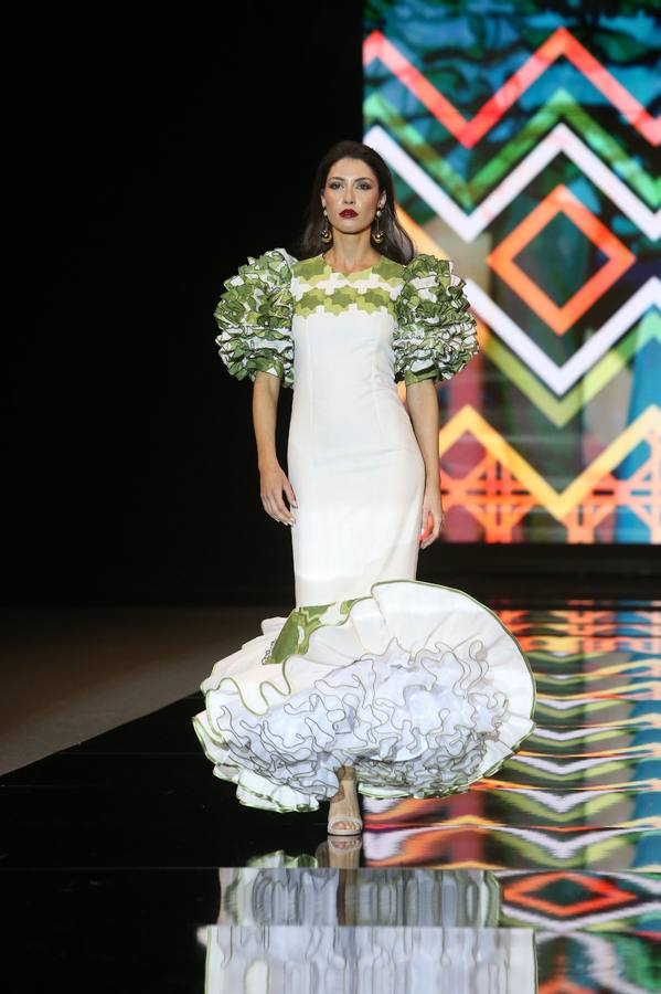 Detalles del desfile del diseñador Antonio Gutiérrez en SIMOF 2025