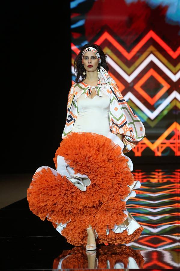 Detalles del desfile del diseñador Antonio Gutiérrez en SIMOF 2025