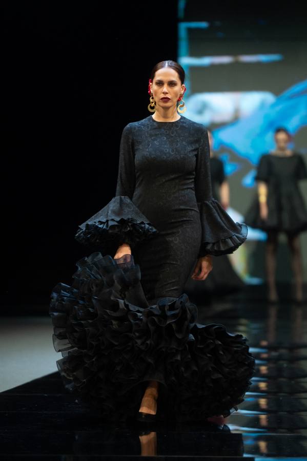 Detalles del desfile del diseñador Guillermo Peralta en SIMOF 2025