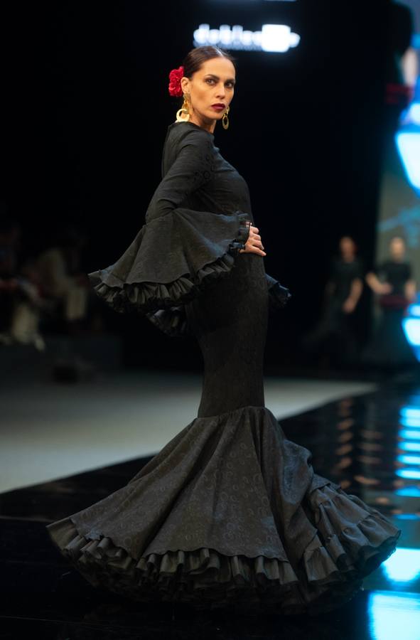 Detalles del desfile del diseñador Guillermo Peralta en SIMOF 2025