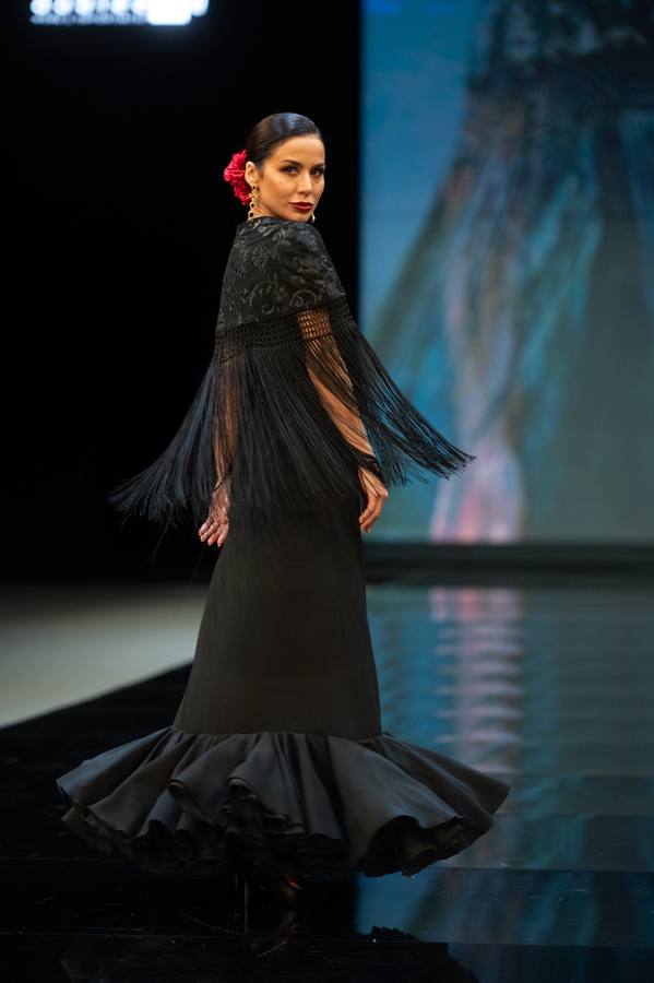Detalles del desfile del diseñador Guillermo Peralta en SIMOF 2025