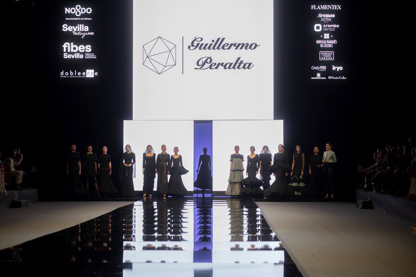 Detalles del desfile del diseñador Guillermo Peralta en SIMOF 2025