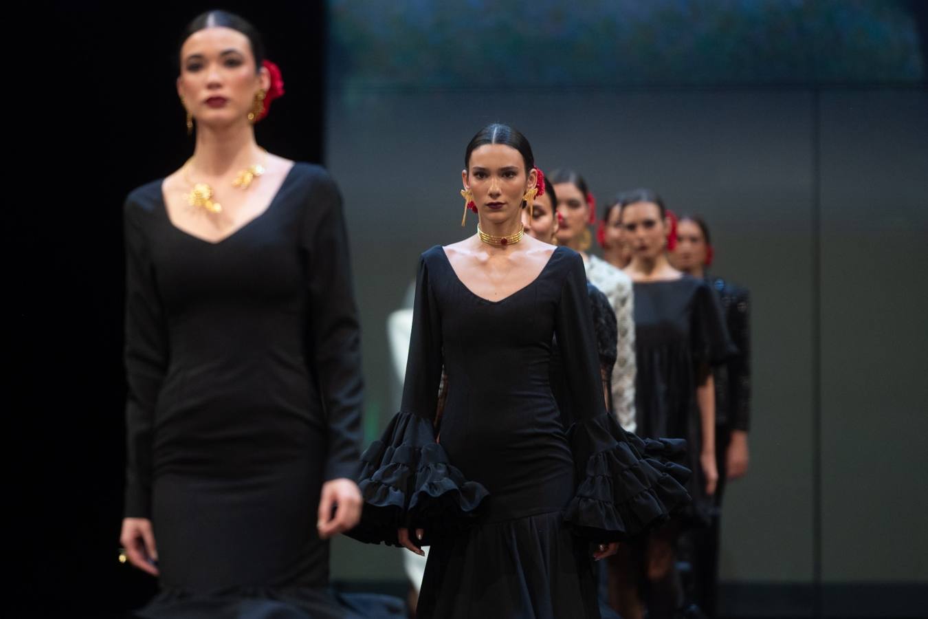 Detalles del desfile del diseñador Guillermo Peralta en SIMOF 2025