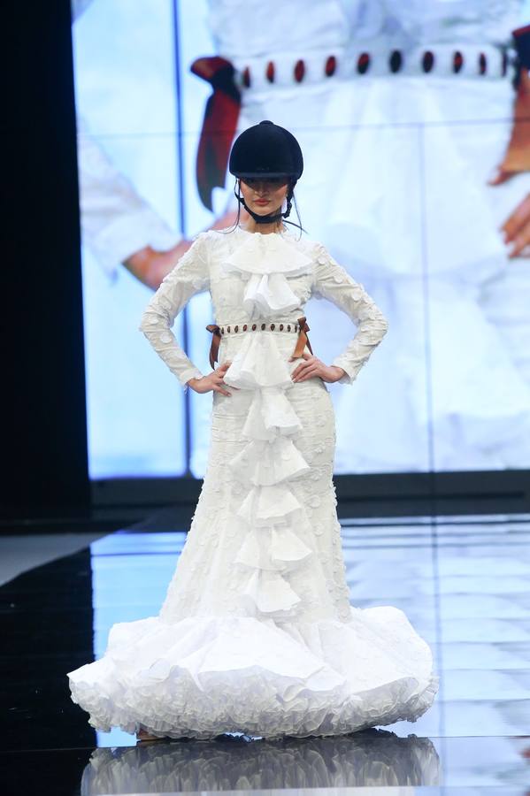 Detalles del desfile del diseñador José Raposo en SIMOF 2025