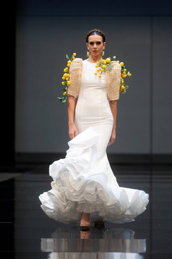 Detalles del desfile del diseñador Luis Fernández en SIMOF 2025