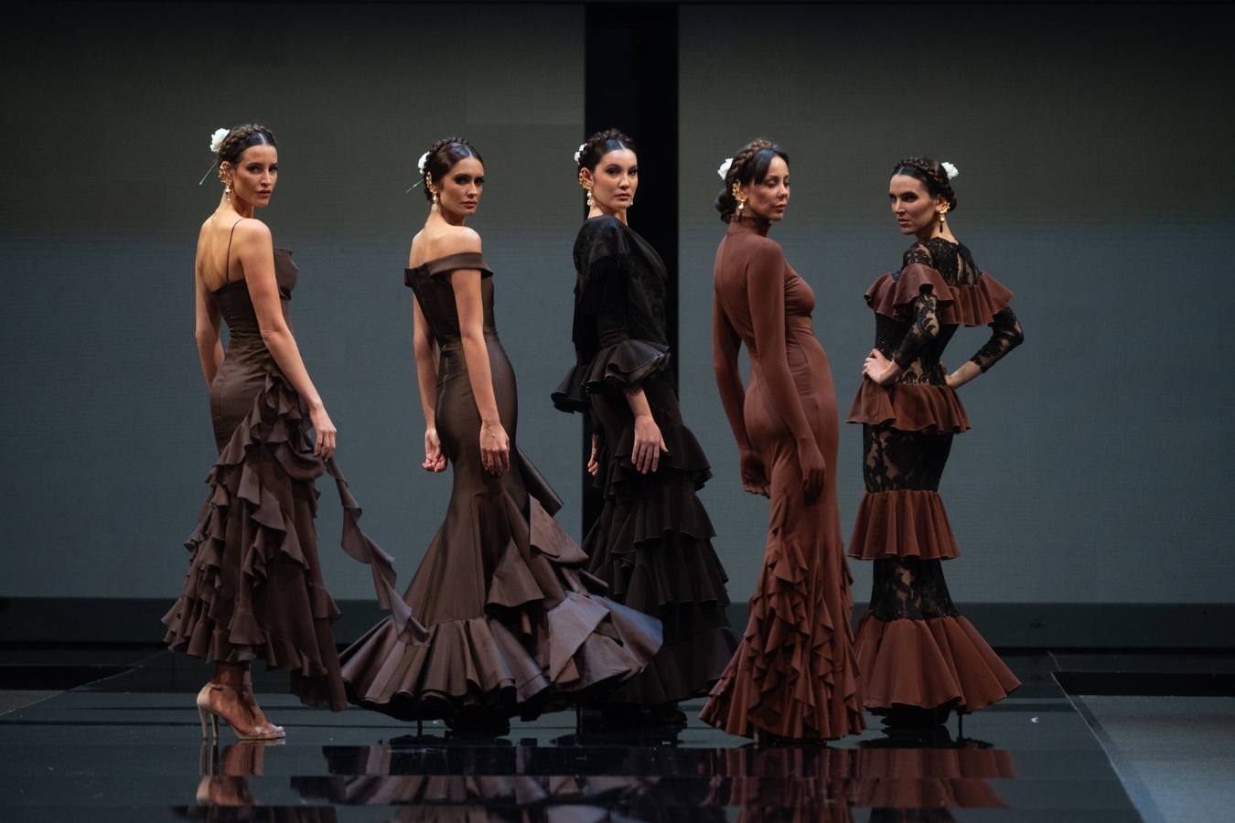 Detalles del desfile del diseñador Luis Fernández en SIMOF 2025