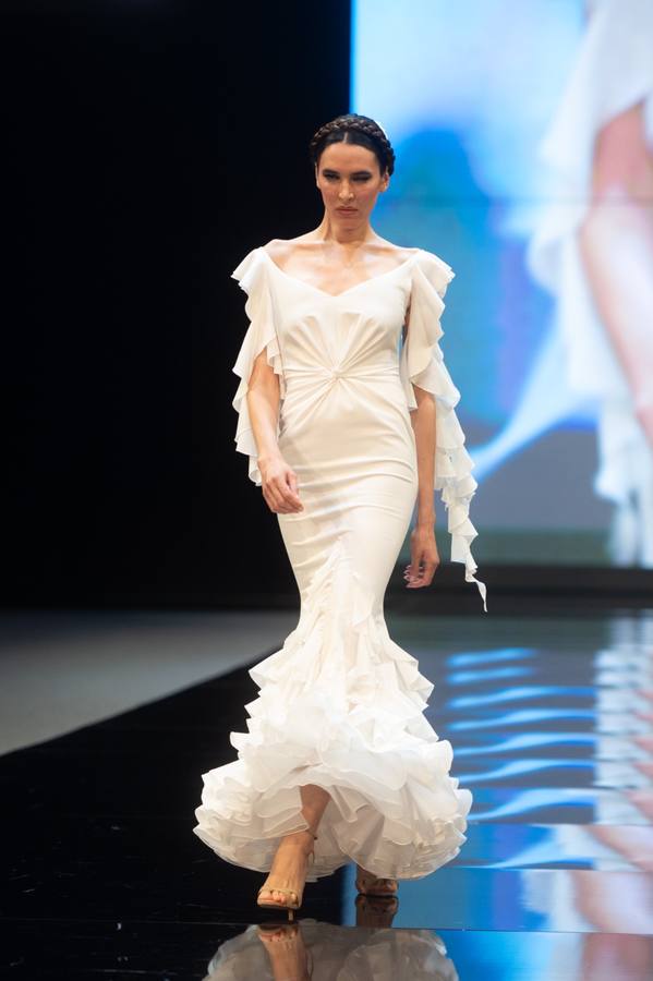 Detalles del desfile del diseñador Luis Fernández en SIMOF 2025