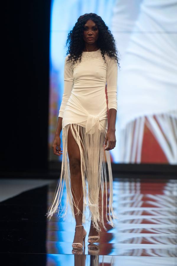 Detalles del desfile del diseñador Luis Fernández en SIMOF 2025