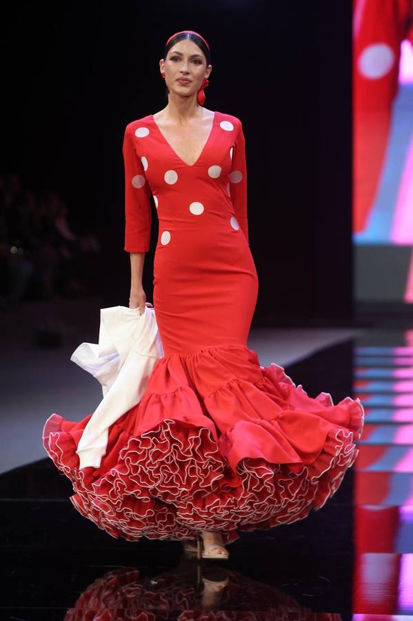 Desfile de Leticia Lorenzo en SIMOF 2025