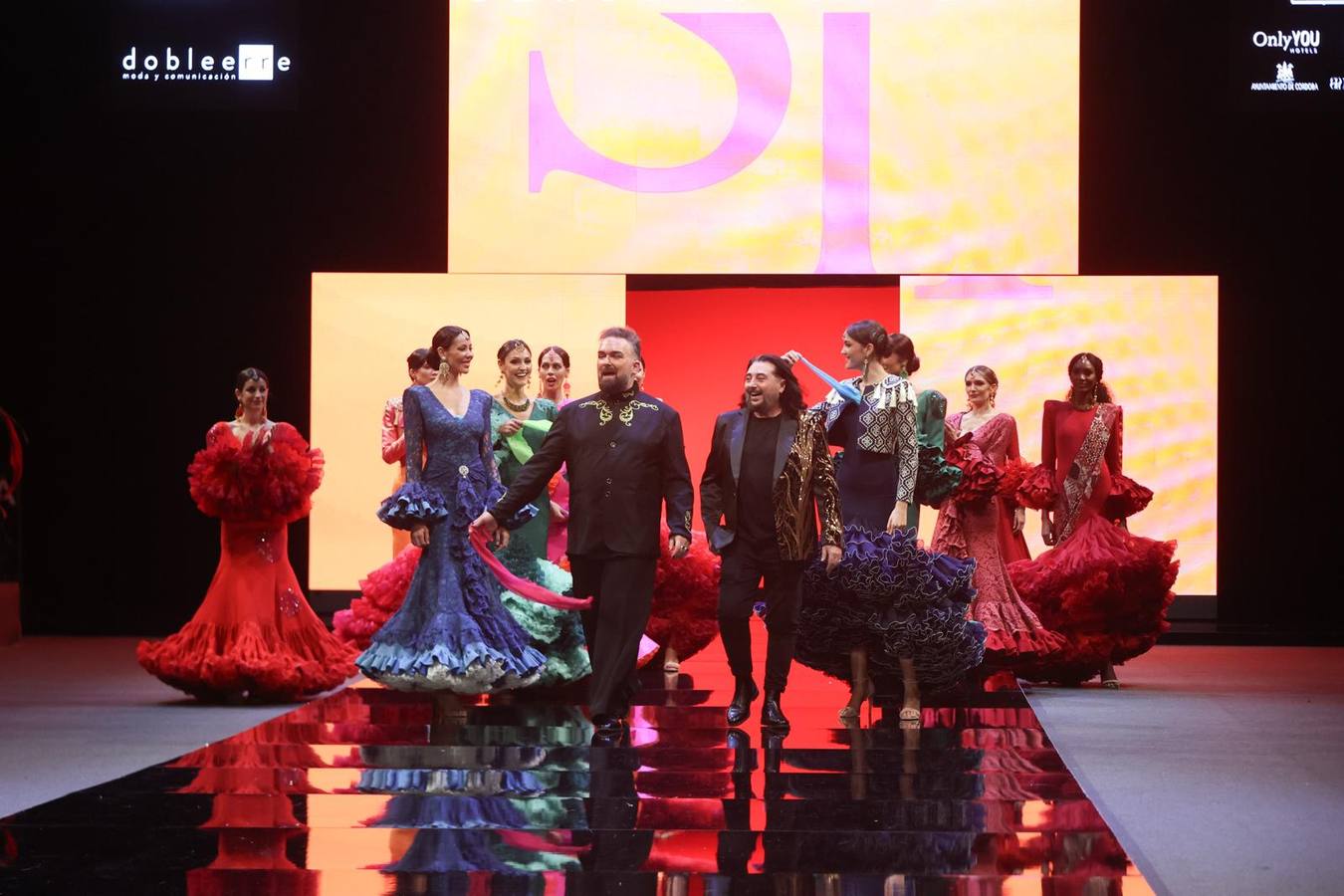 Desfile de Sergy & Tapiju en SIMOF 2025