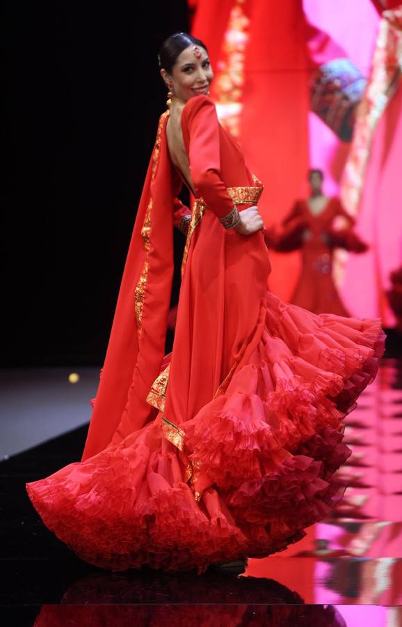 Desfile de Sergy & Tapiju en SIMOF 2025