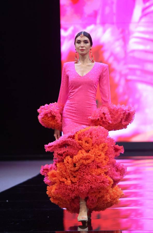 Desfile de Sergy & Tapiju en SIMOF 2025