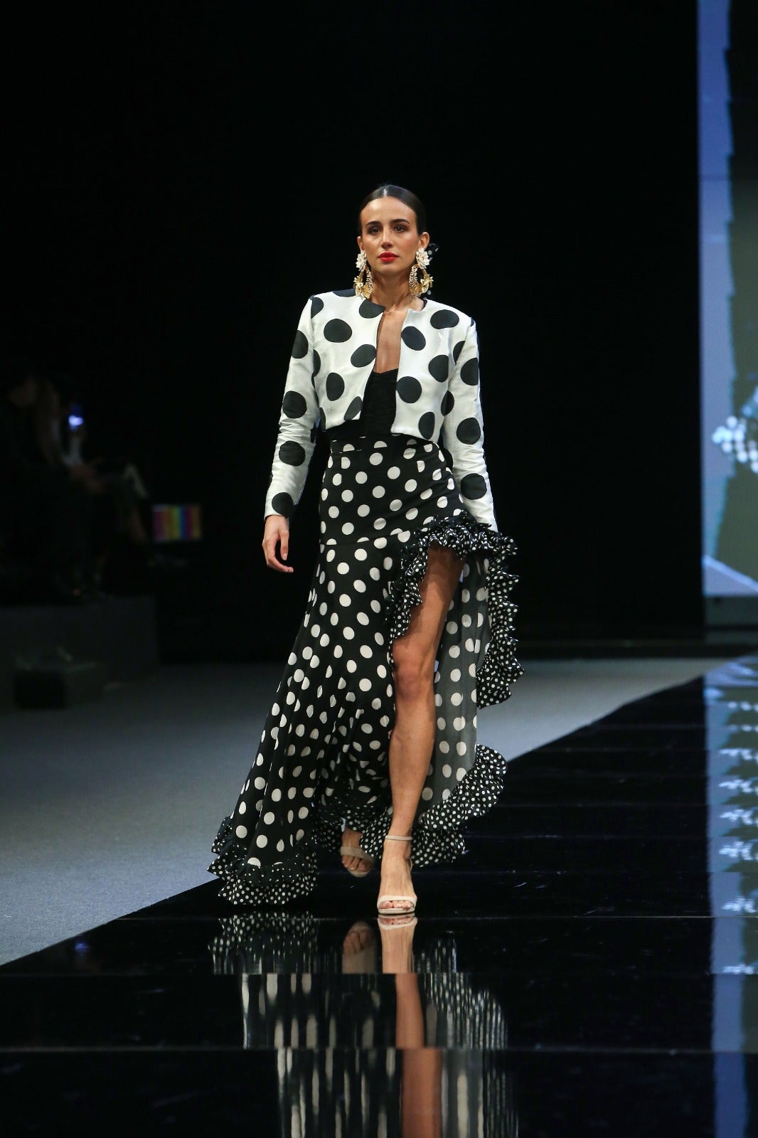 El desfile de Rosa Pedroche en SIMOF 2025, en imágenes