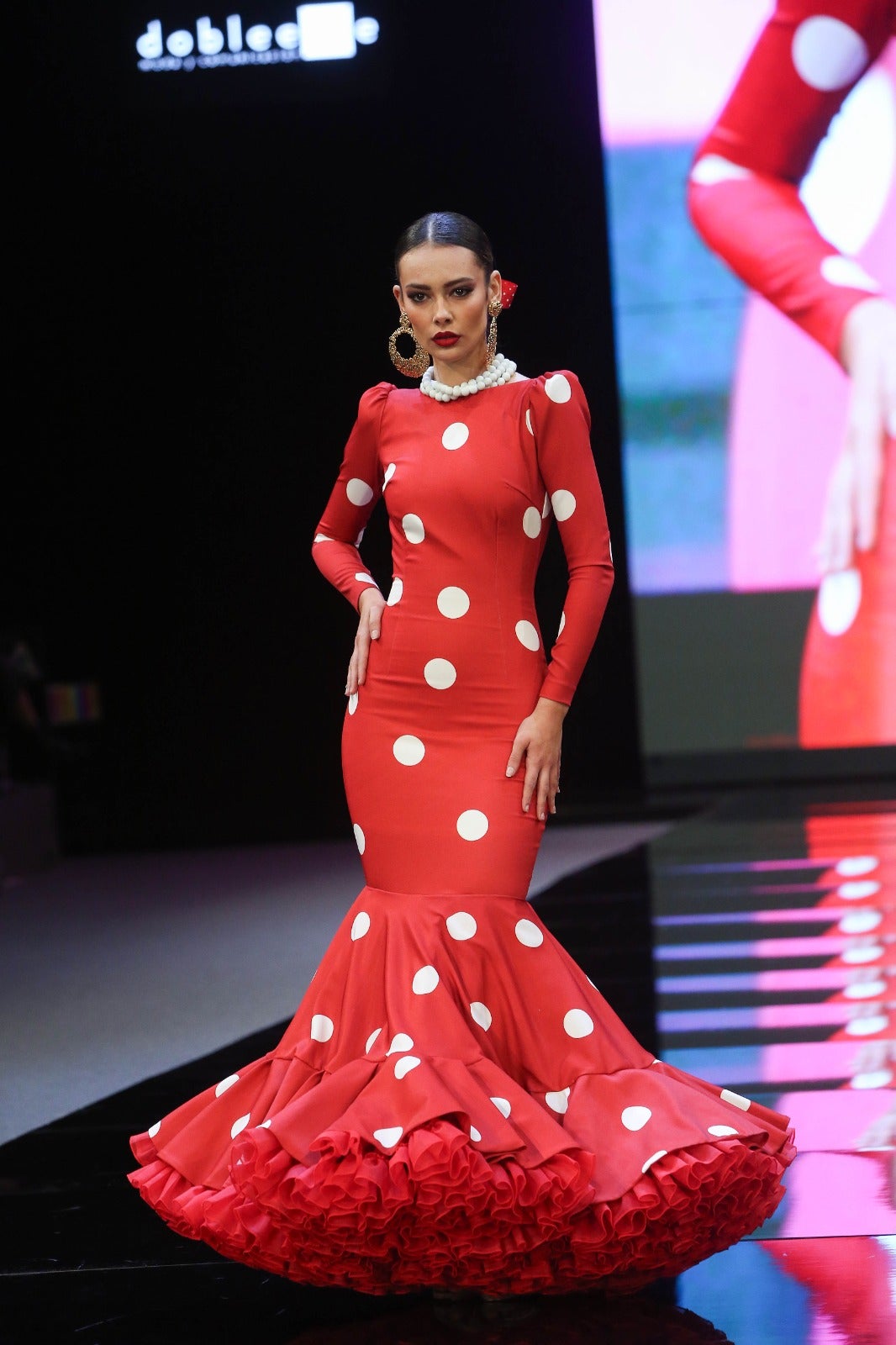 El desfile de Rosa Pedroche en SIMOF 2025, en imágenes